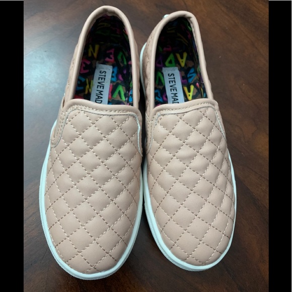 Steve Madden Other - EUC Steve Madden Quilted (Globe) Slip On Shoes